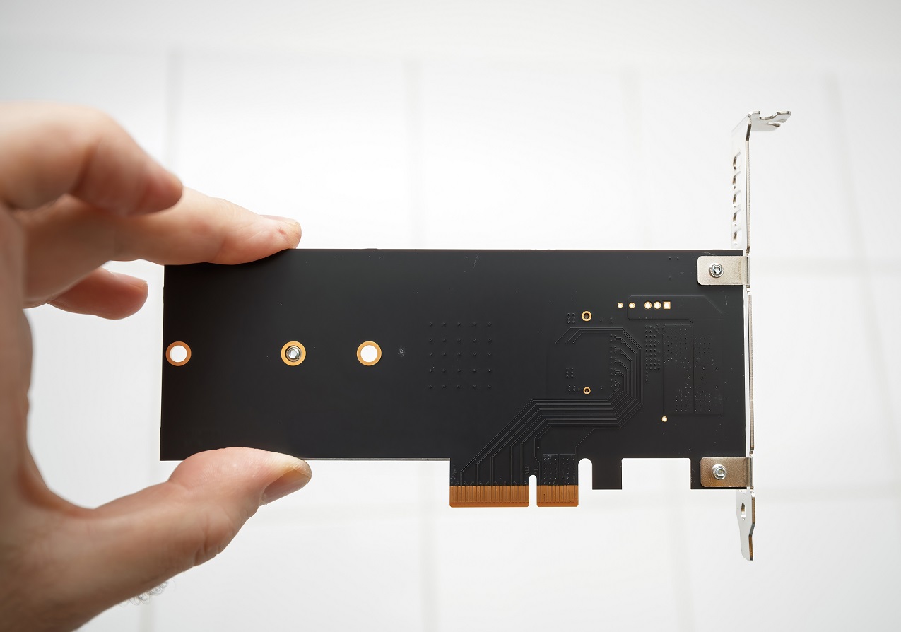 電子デバイスの高速道路 PCI Expressの基礎知識   第1章