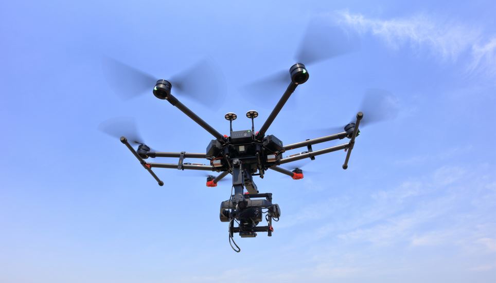 JAPAN DRONE展の日本鯨類研究所ブースで水素燃料電池を搭載したVTOL機を展示